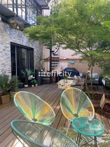 Maison
         4 pièces
        - 114 m² 649 000 € *