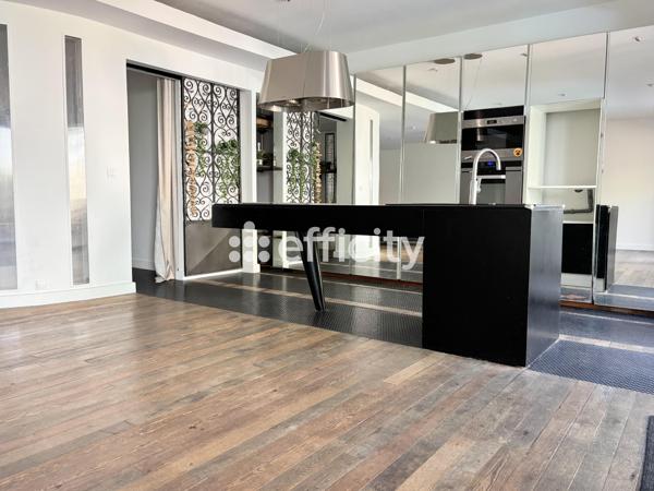 Maison
         4 pièces
        - 114 m² 649 000 € *