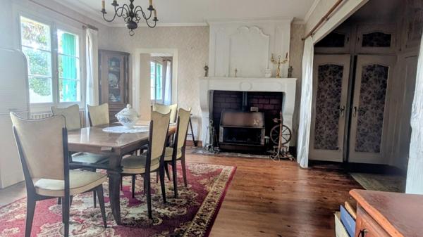 Maison à rénover avec dépendances et jardin