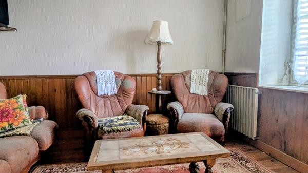 Maison à rénover avec dépendances et jardin