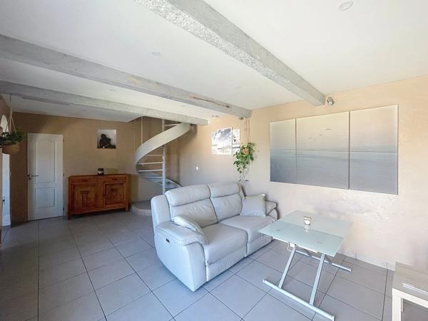 A VENDRE MARSEILLE 13014  SAINTE-MARTHE MAISON T3/4 TERRASSE JARDIN