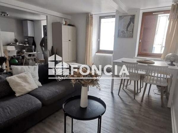 Location Appartement 4 pièces 79.88 m² - 60 RUE DE LA REPUBLIQUE La Tour Du Pin 38110