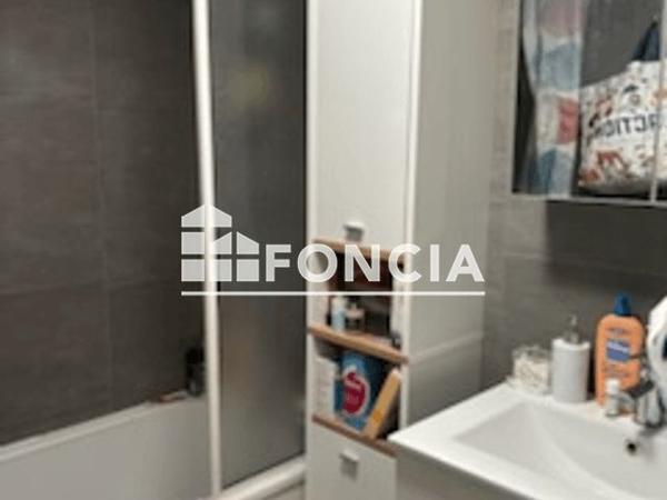 Location Appartement 4 pièces 79.88 m² - 60 RUE DE LA REPUBLIQUE La Tour Du Pin 38110