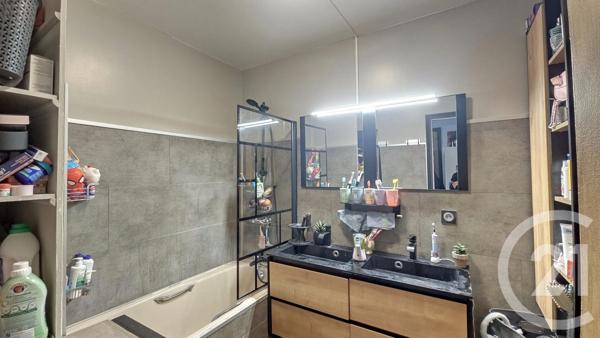 Appartement F4 à vendre  4 pièces - 77,17 m 2   DRANCY  - 93