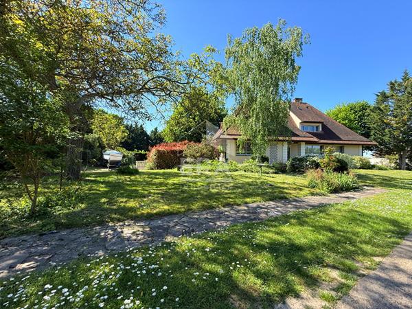 Maison Mennecy 7 pièces 5 chambres 247 m2