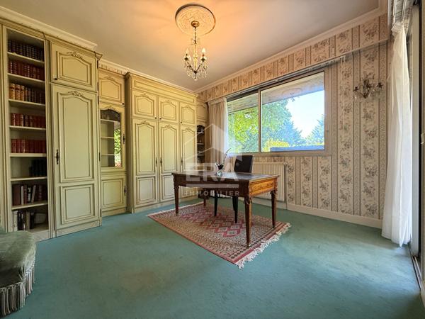 Maison Mennecy 7 pièces 5 chambres 247 m2