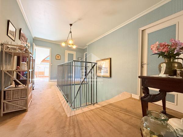 Maison Mennecy 7 pièces 5 chambres 247 m2