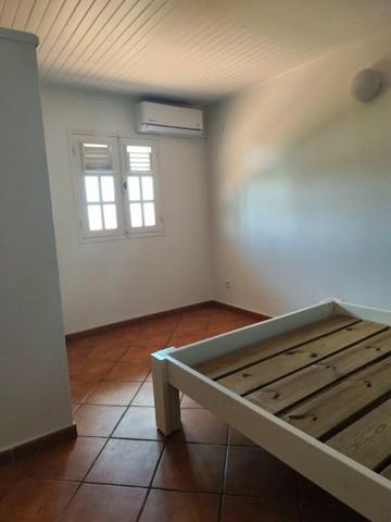 Location                                                      Appartement
                        
                     3 pièces                      57 m2                     à Le Robert