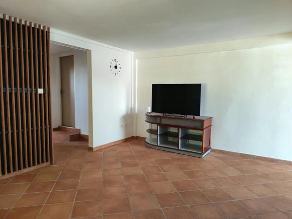 Location                                                      Appartement
                        
                     3 pièces                      57 m2                     à Le Robert