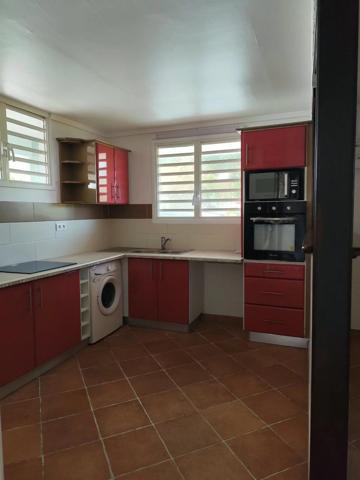 Location                                                      Appartement
                        
                     3 pièces                      57 m2                     à Le Robert