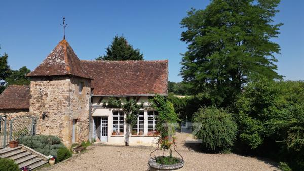 Manoir du XVIIIe avec gîte sur 4 hectares