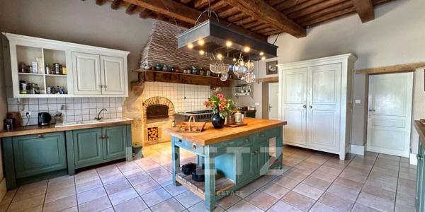 Manoir du XVIIIe avec gîte sur 4 hectares