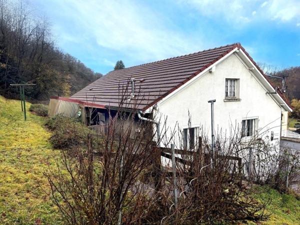 Maison F 3 , grand potentiel ,avec garage,