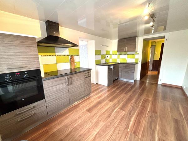 Maison F 3 , grand potentiel ,avec garage,