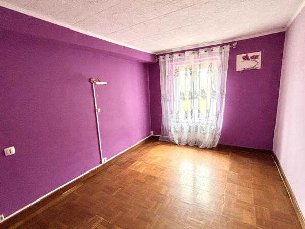 Maison F 3 , grand potentiel ,avec garage,