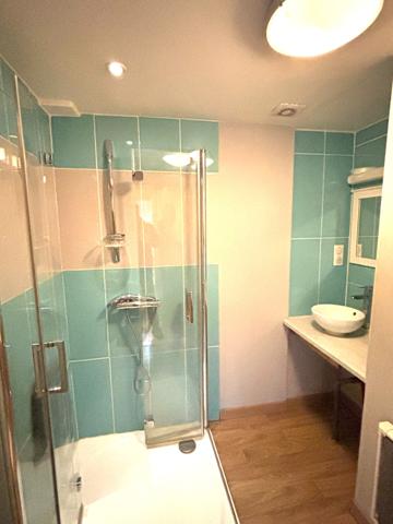 Maison F 3 , grand potentiel ,avec garage,