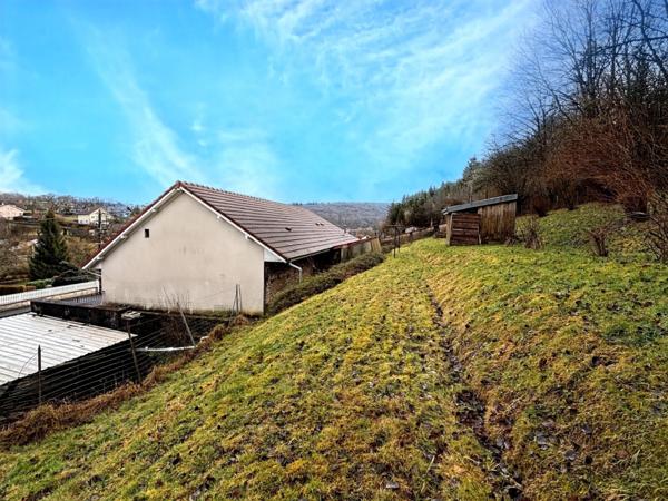 Maison F 3 , grand potentiel ,avec garage,