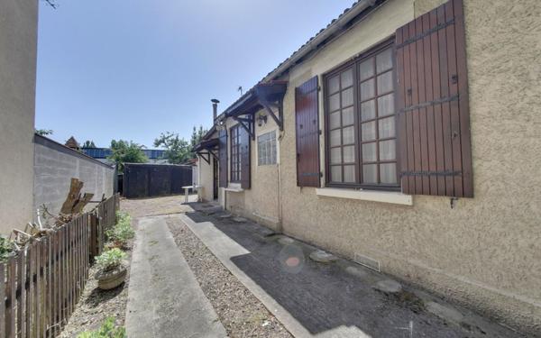 Maison à vendre    2 pièces • 36 m2 Le Blanc-Mesnil