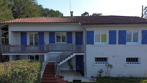 Maison spacieuse de 7 pièces à vendre à Pavie avec garage et jardin