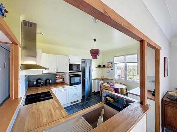Maison spacieuse de 7 pièces à vendre à Pavie avec garage et jardin