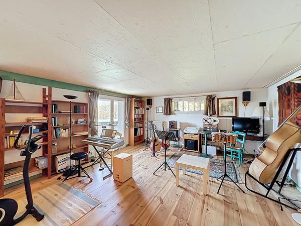 Maison spacieuse de 7 pièces à vendre à Pavie avec garage et jardin