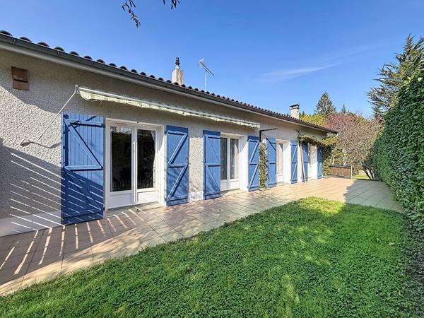 Maison spacieuse de 7 pièces à vendre à Pavie avec garage et jardin