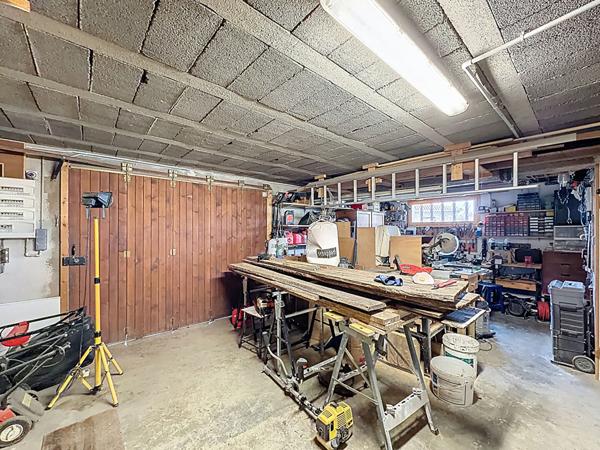Maison spacieuse de 7 pièces à vendre à Pavie avec garage et jardin