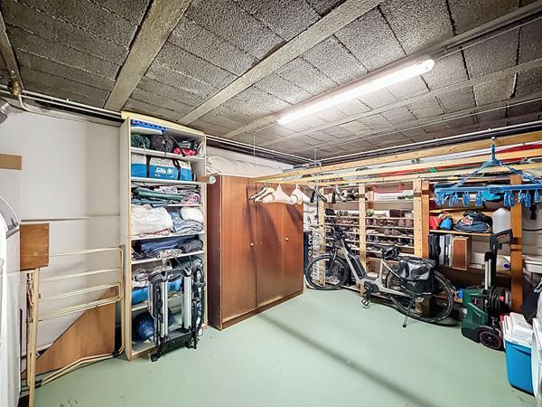 Maison spacieuse de 7 pièces à vendre à Pavie avec garage et jardin