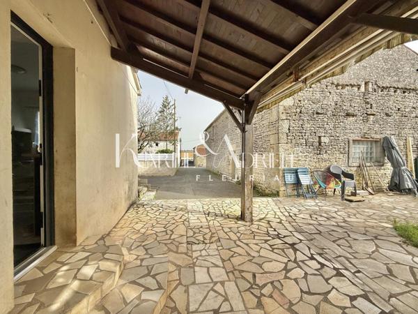 Maison de plain-pied 3 chambres, garage, jardin et dépendances