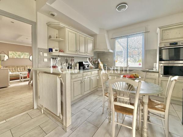 Maison de plain-pied 3 chambres, garage, jardin et dépendances