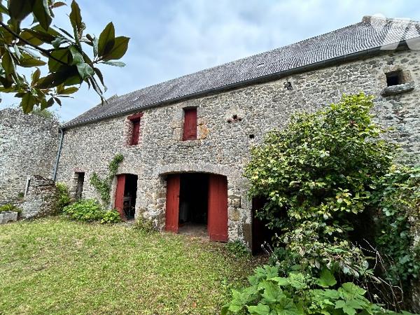 Magnifique demeure en pierre à restaurer!