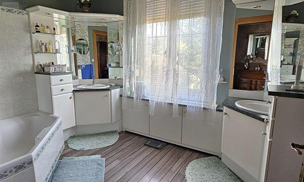 Grande propriété à vendre à Pargny-sur-Saulx dans la Marne (51340), ref : 51081/934