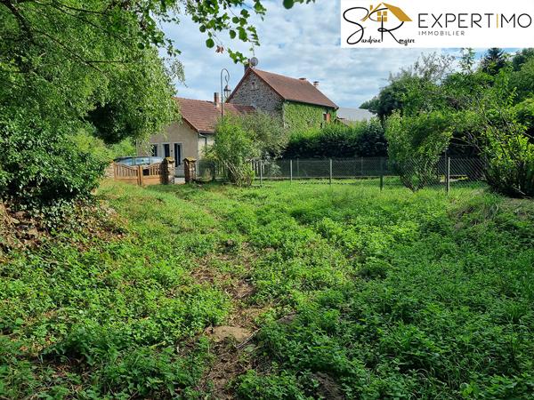 Menat (63560) Maison à rénover avec accès direct à la rivière - Sioule