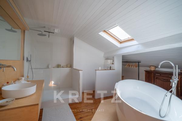 Maison familiale de 6 chambres avec terrasse, jardin et parking