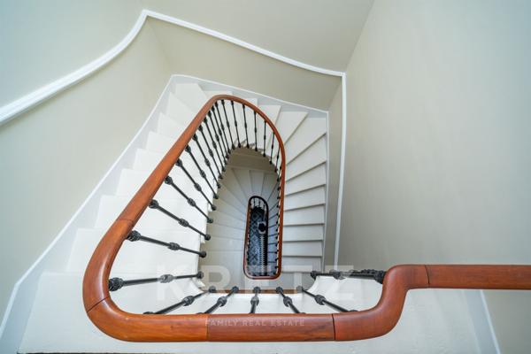 Maison familiale de 6 chambres avec terrasse, jardin et parking