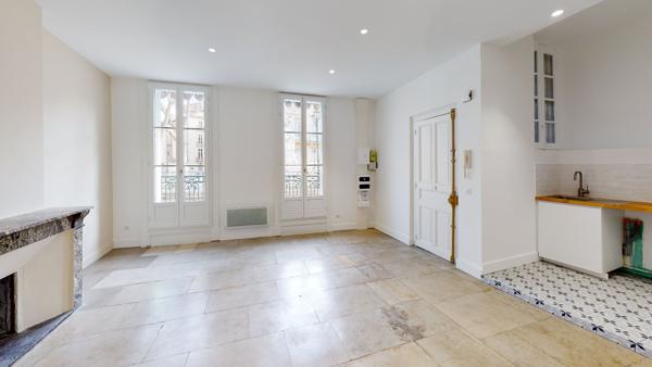 Montpellier (34000) CANOURGUE T3 d'exception place de la Canourgue 54 m² VENDU loué