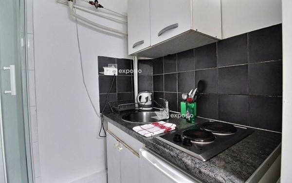 Appartement à vendre    2 pièces • 10 m2 Paris 17