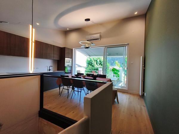 Maison à BORDEAUX, 33300 - 4 pièces 85m²