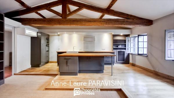 Appartement de 280 m² avec terrasse en coeur de Carcassonne