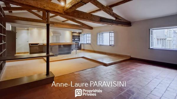 Appartement de 280 m² avec terrasse en coeur de Carcassonne