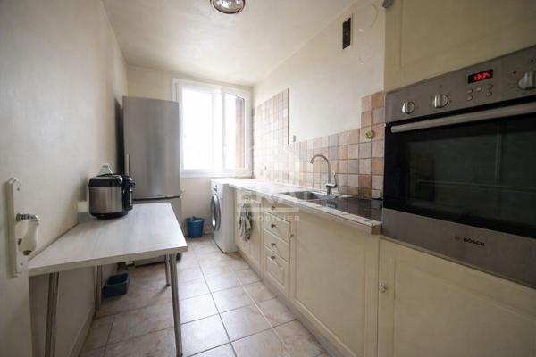 Colombes ? Appartement 2 pièces 45 m² avec box et cave