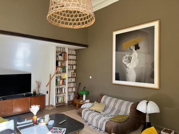 Montpellier (34000) Montpellier Marché aux Fleurs. Remarquable appartement bourgeois rénové de 230m2 avec 5 chambres.