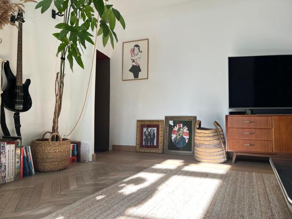 Montpellier (34000) Montpellier Marché aux Fleurs. Remarquable appartement bourgeois rénové de 230m2 avec 5 chambres.