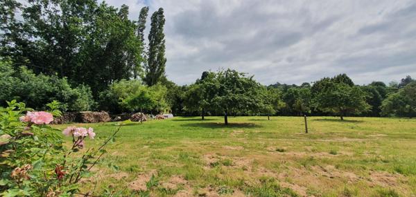 Terrain constructible de 1745m2 à 5 minutes (2kms) de la plage