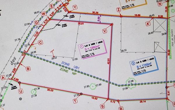 Terrain constructible de 1745m2 à 5 minutes (2kms) de la plage