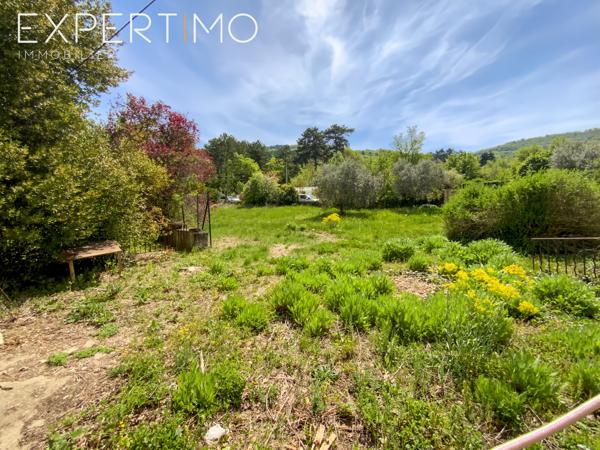 SOUS COMPROMIS Apt : Maison mitoyenne de 88.5m² avec terrasse et jardin potager