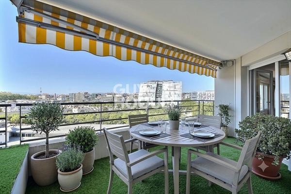 Appartement T6 de 124 m² en dernier étage avec vue dégagée, balcon, Sans Souci, Lyon 3ème (69003)