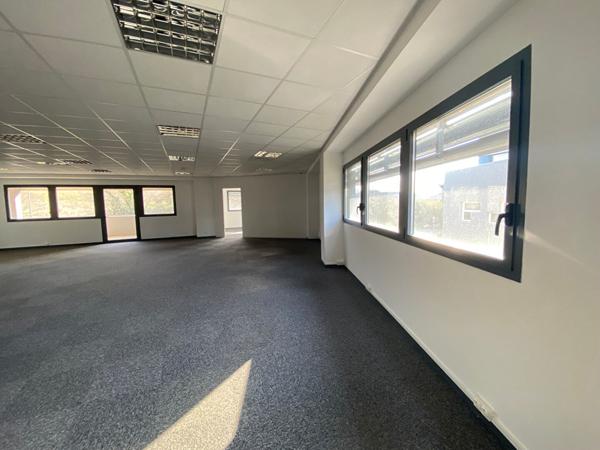 Location bureau Castelnau-le-Lez - 138 m² - 2 330 €/mois