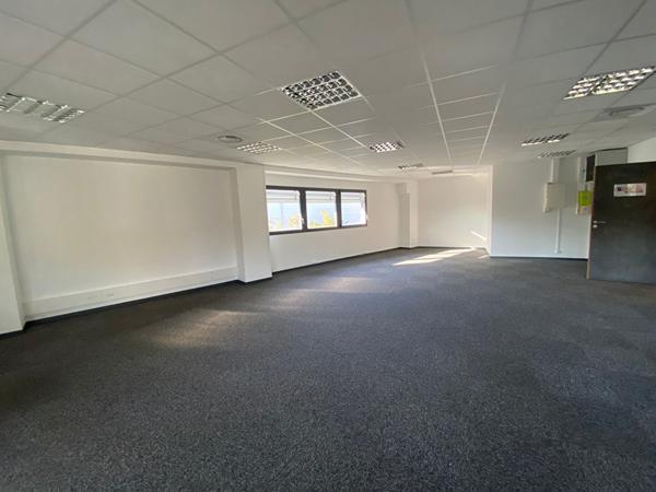 Location bureau Castelnau-le-Lez - 138 m² - 2 330 €/mois