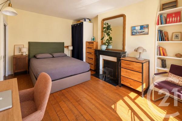 Appartement F2 à vendre  2 pièces - 32,15 m 2   PARIS  - 75003